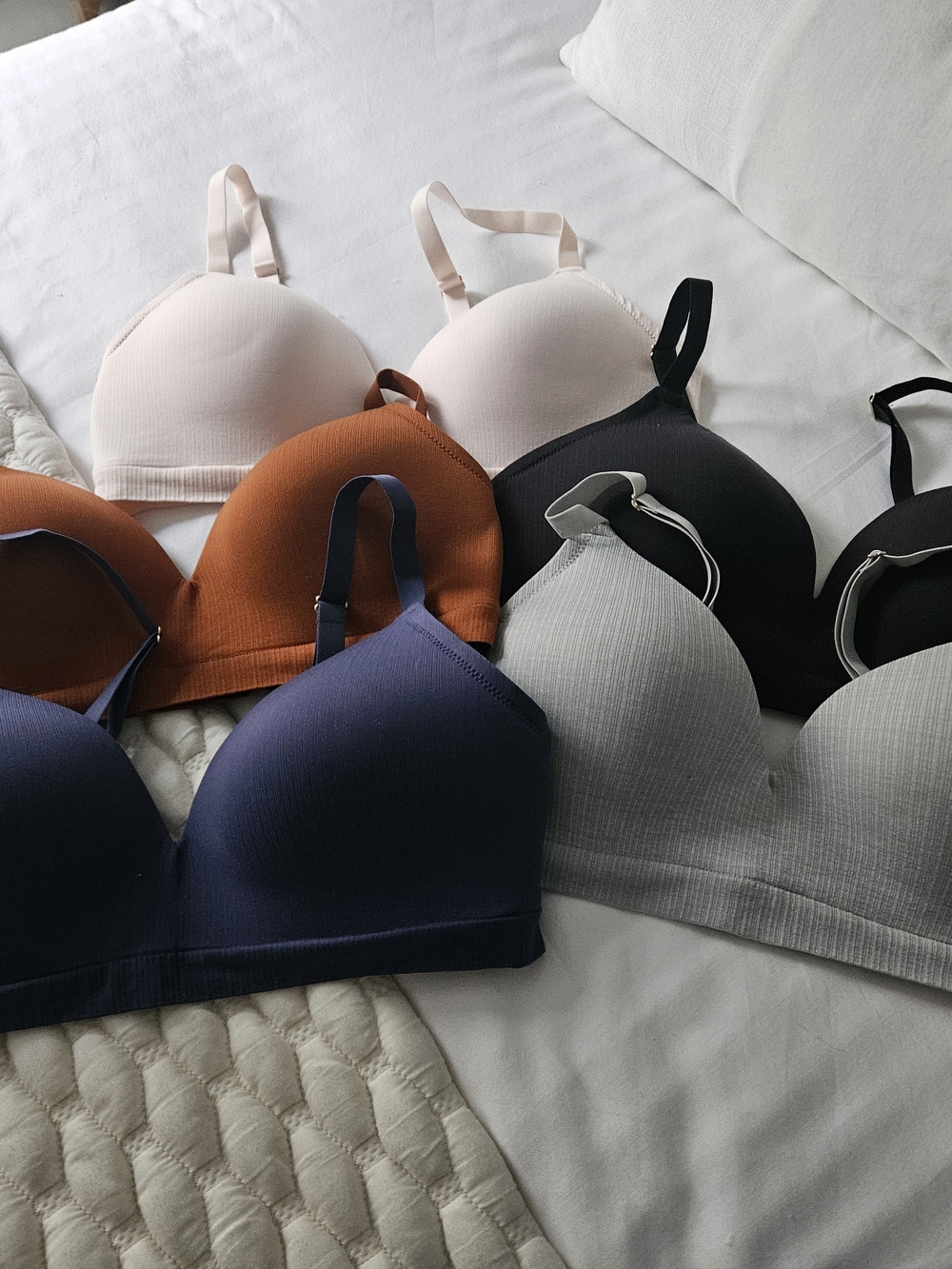 NWOT Seamless Everyday Wireless Bras
